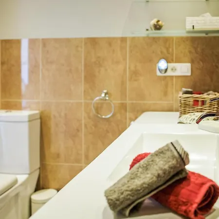 In Puerto De La Cruz With 1 Bedrooms, Wifi And Heated Swimming Pool アパート *